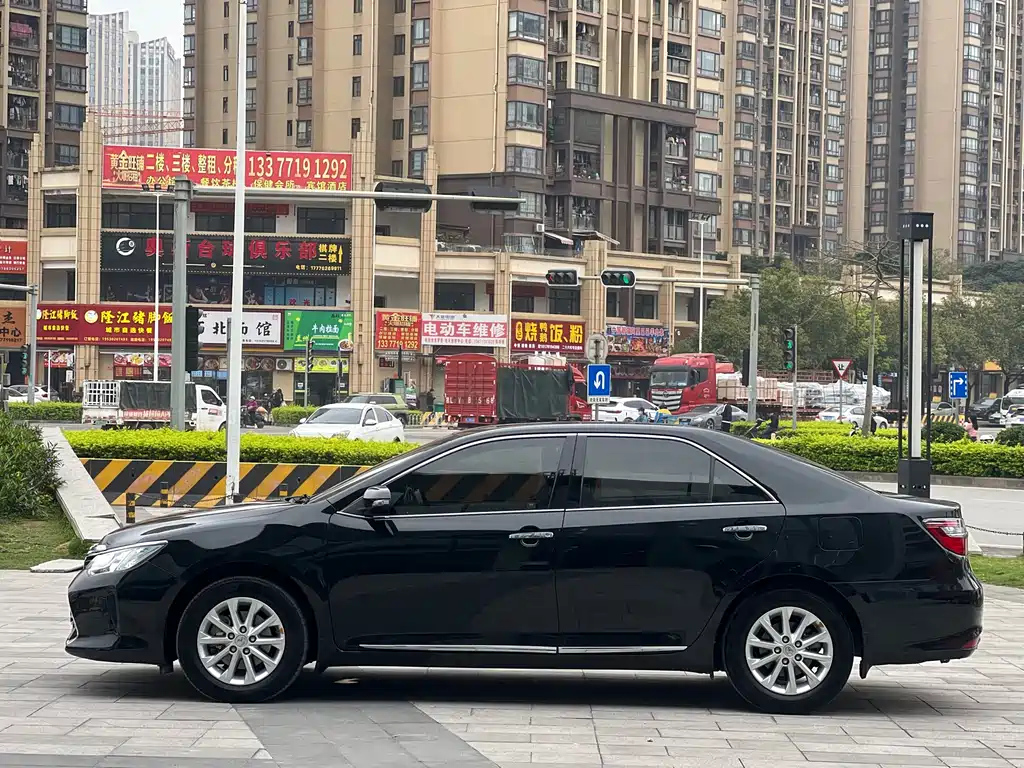 TOYOTA CAMRY 2017