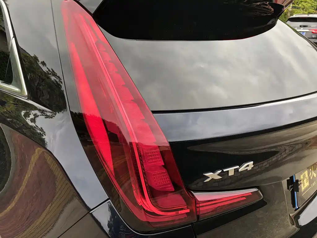 CADILLAC XT4 2021