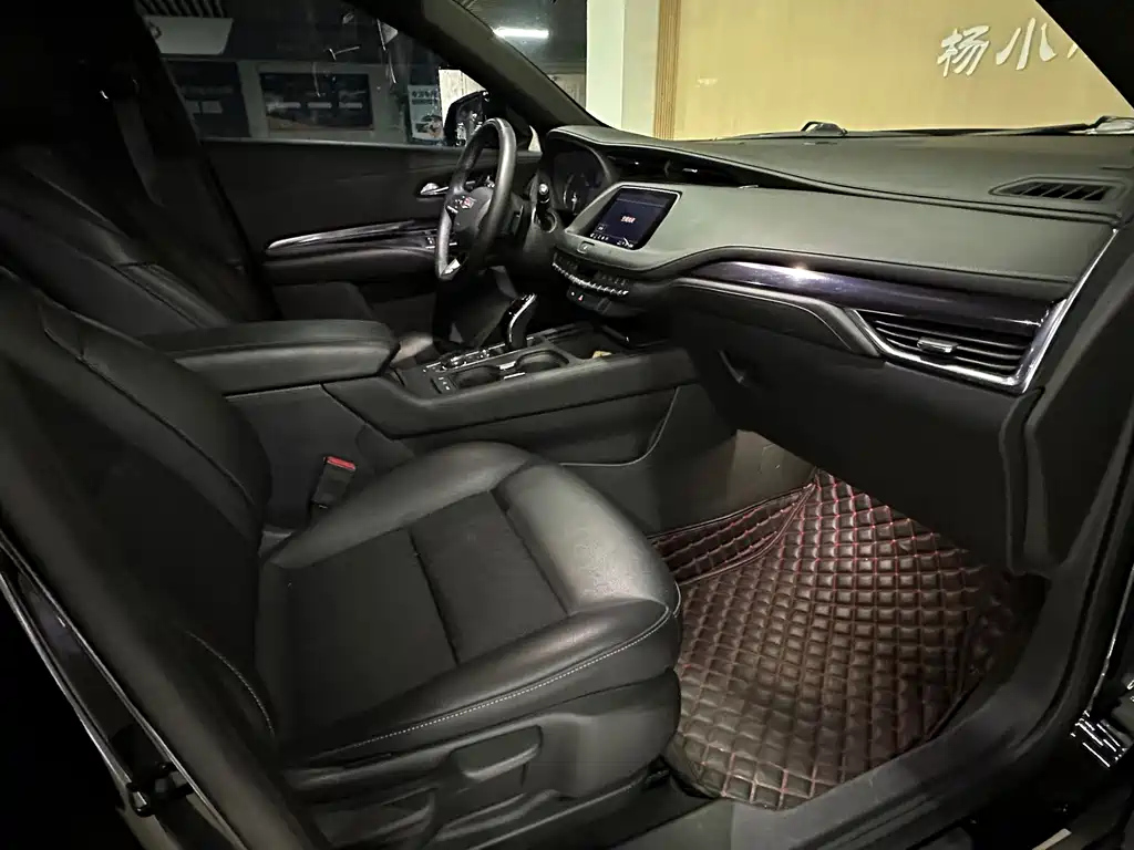 CADILLAC XT4 2021