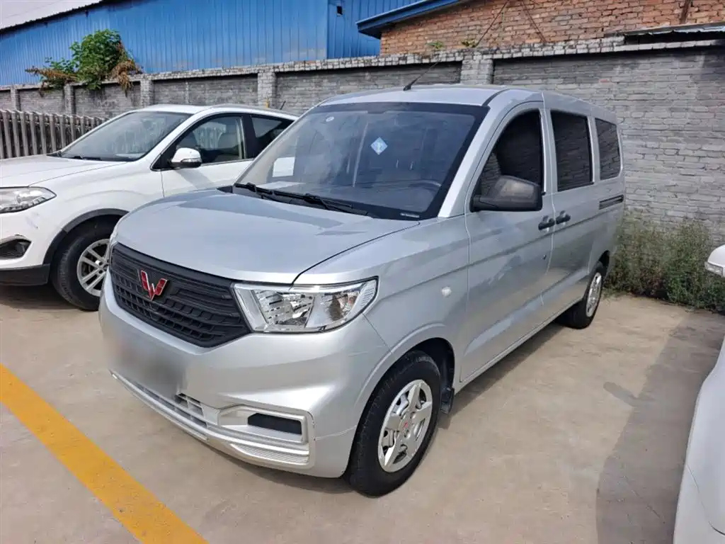 SGMW WULING HONGGUANG V 2021