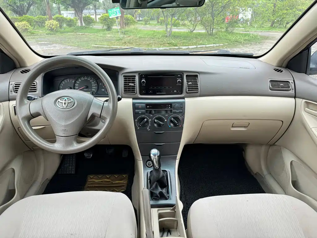 TOYOTA COROLLA 2010
