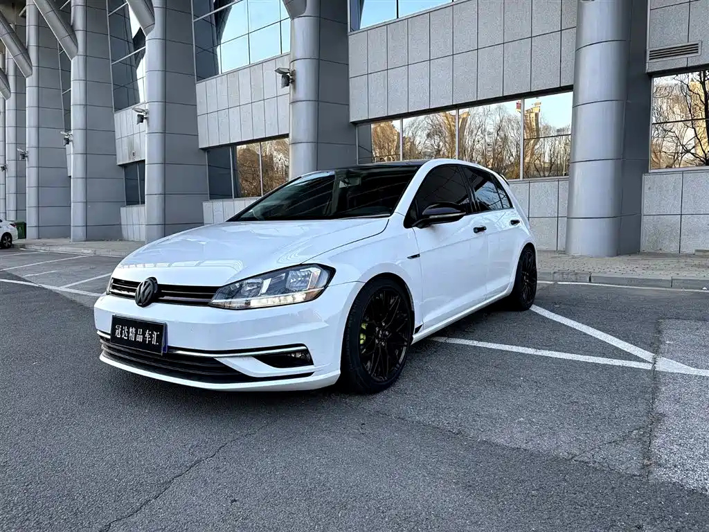VOLKSWAGEN GOLF 2018