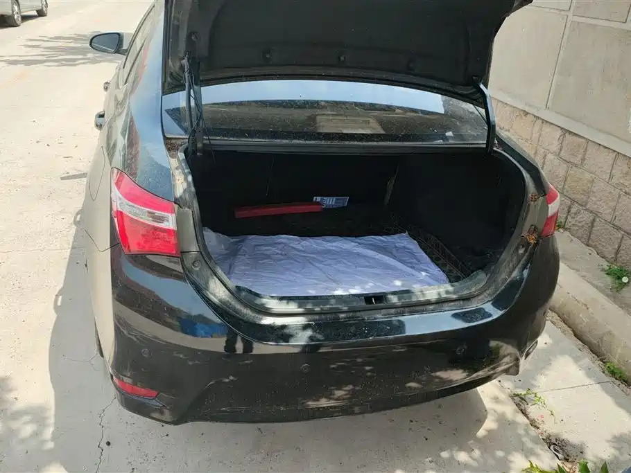 TOYOTA COROLLA 2015