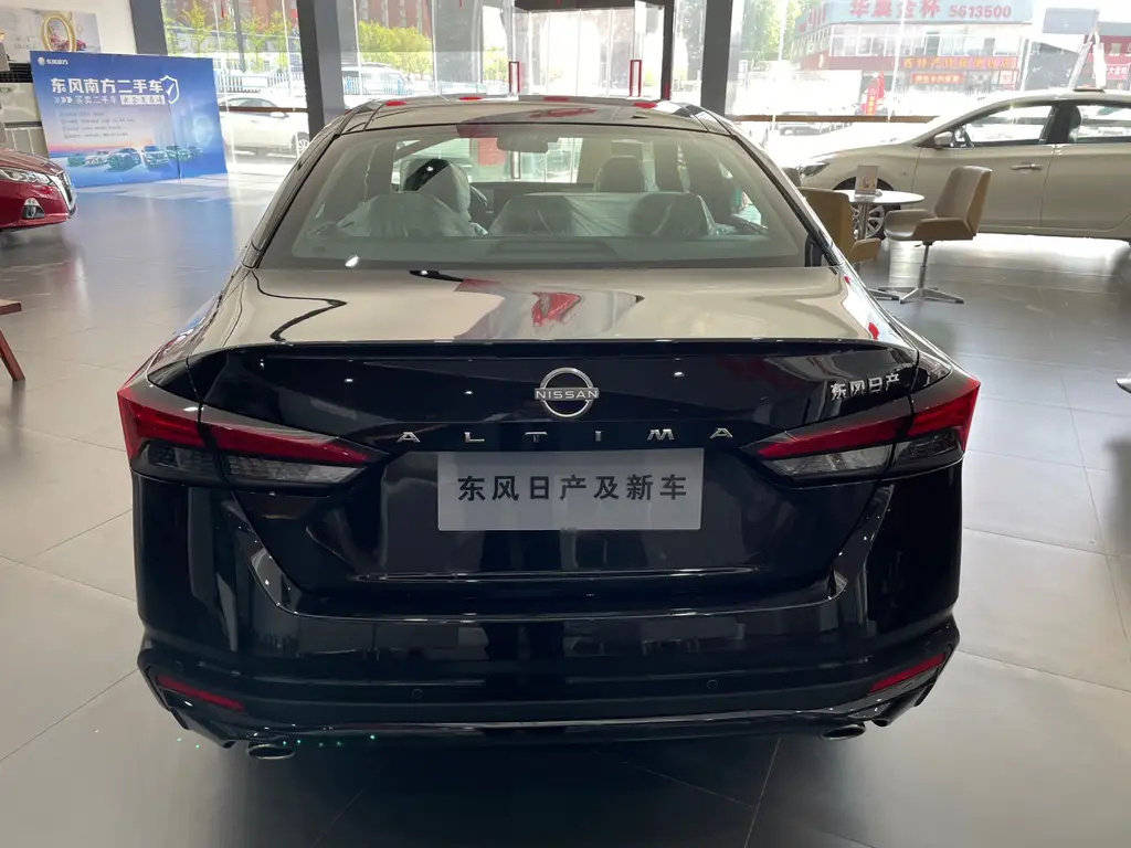 NISSAN TEANA 2024
