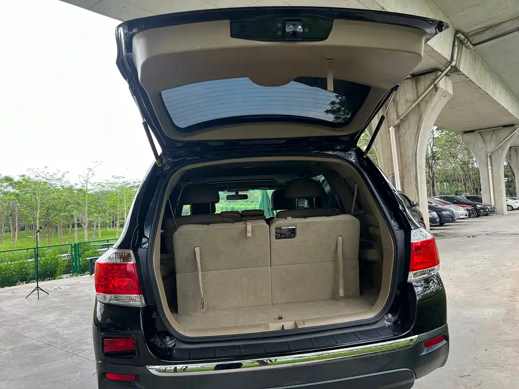 TOYOTA HIGHLANDER 2012