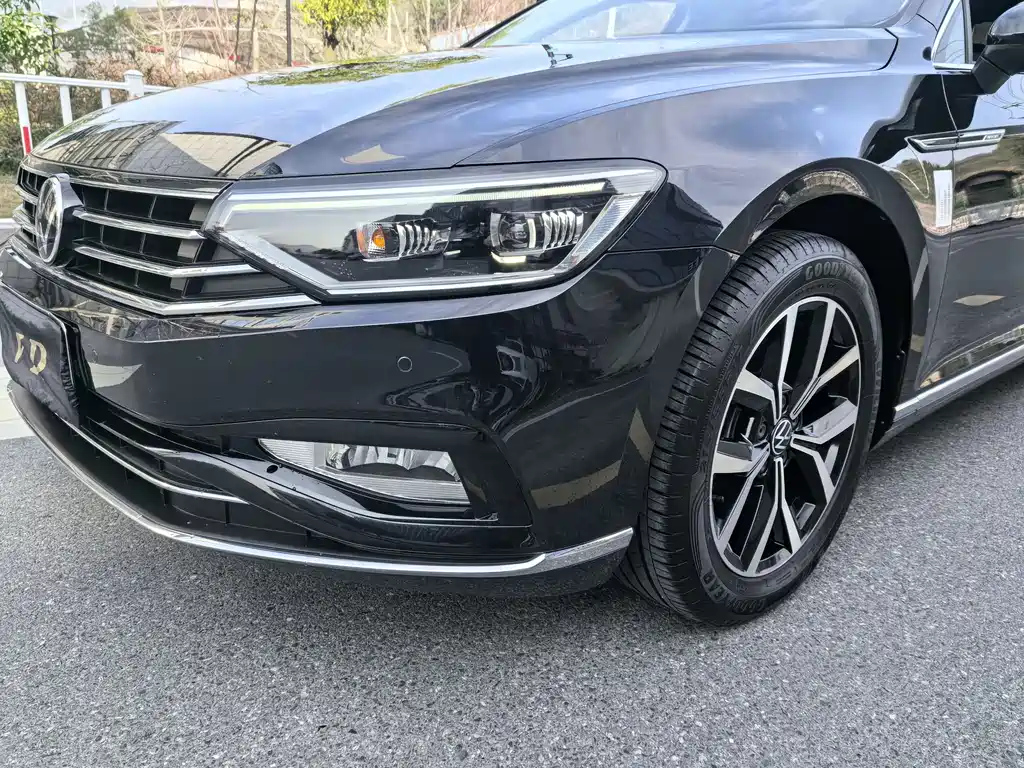 VOLKSWAGEN MAGOTAN 2021