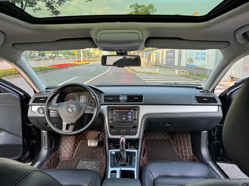 VOLKSWAGEN PASSAT 2014