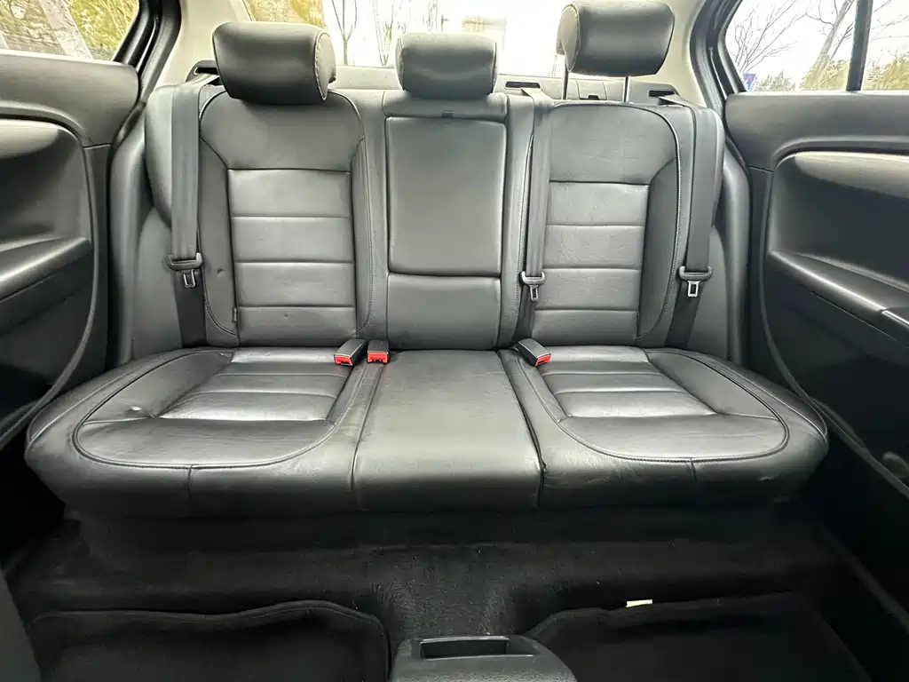 VOLKSWAGEN LAVIDA 2015