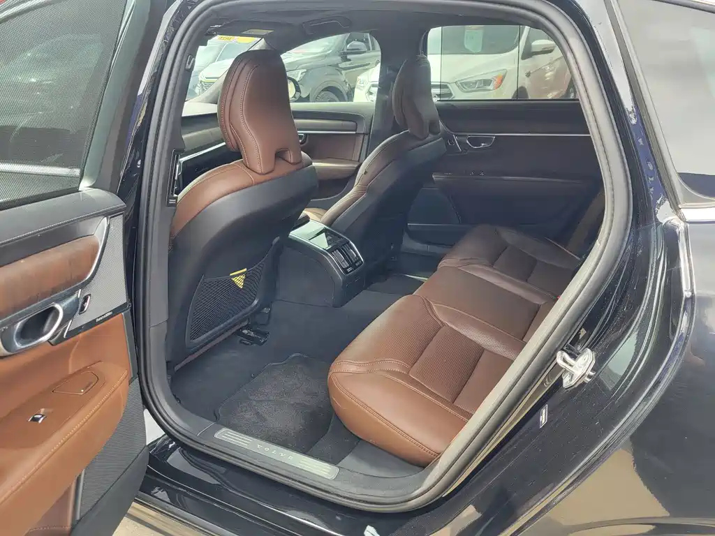VOLVO S90 2021