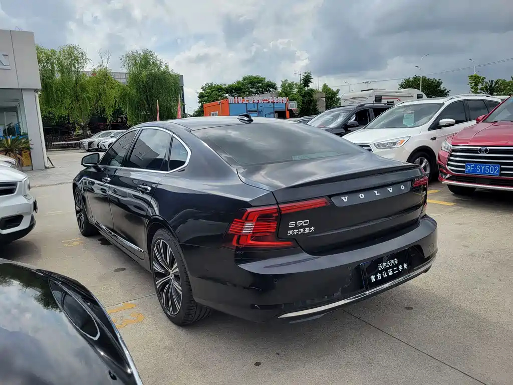 VOLVO S90 2021