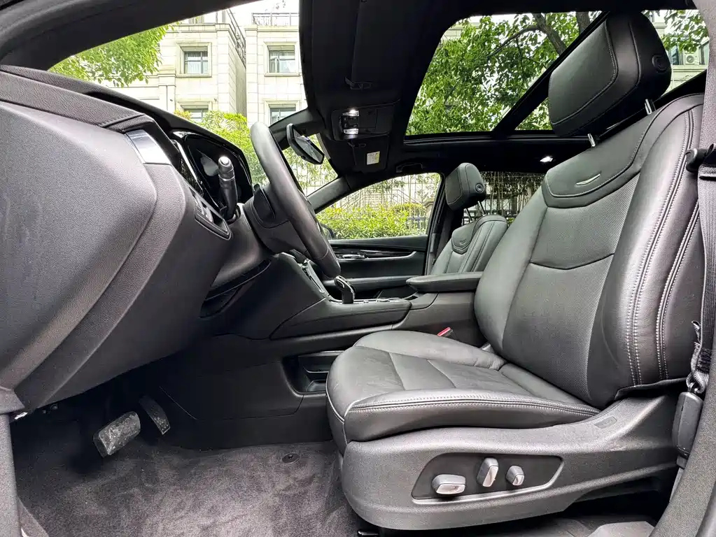 CADILLAC XT5 2023