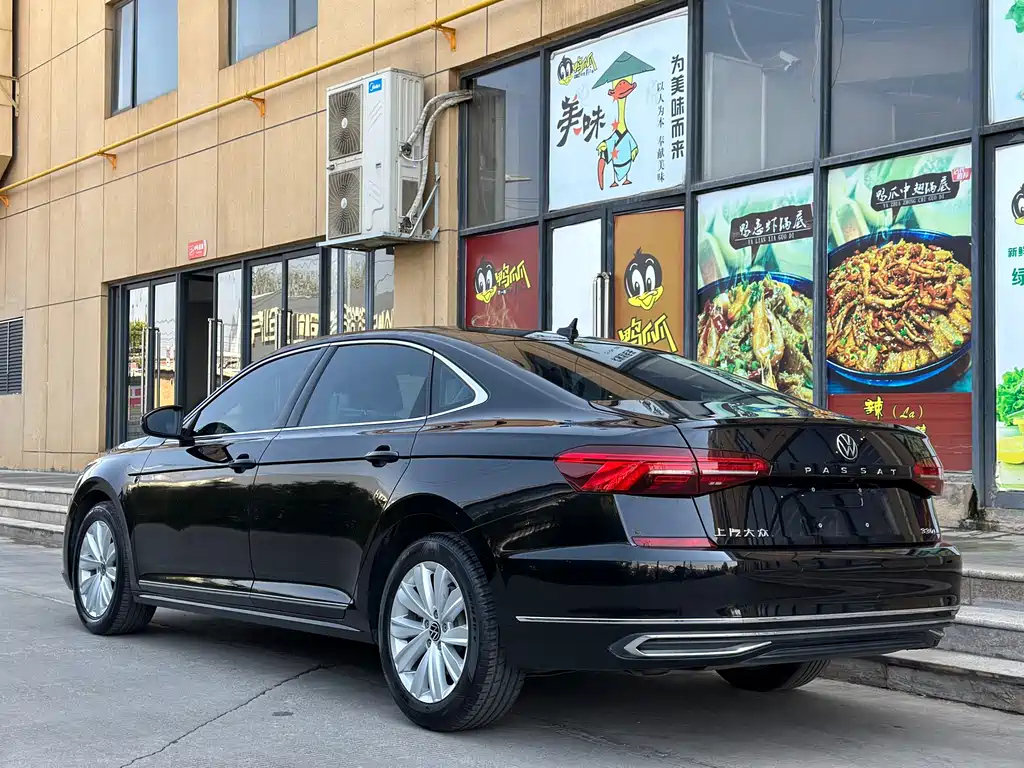 VOLKSWAGEN PASSAT 2021