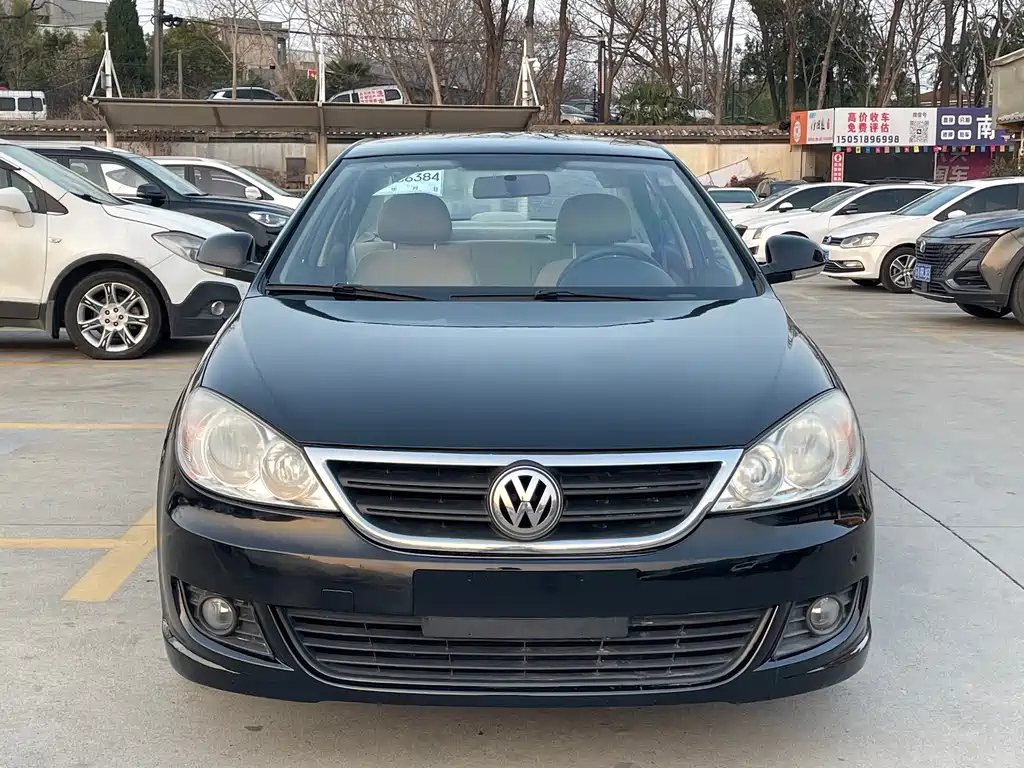VOLKSWAGEN LAVIDA 2014