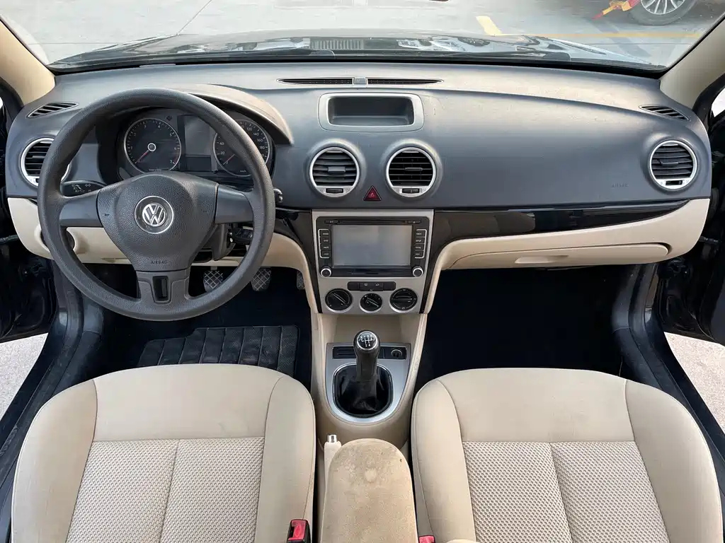 VOLKSWAGEN LAVIDA 2014
