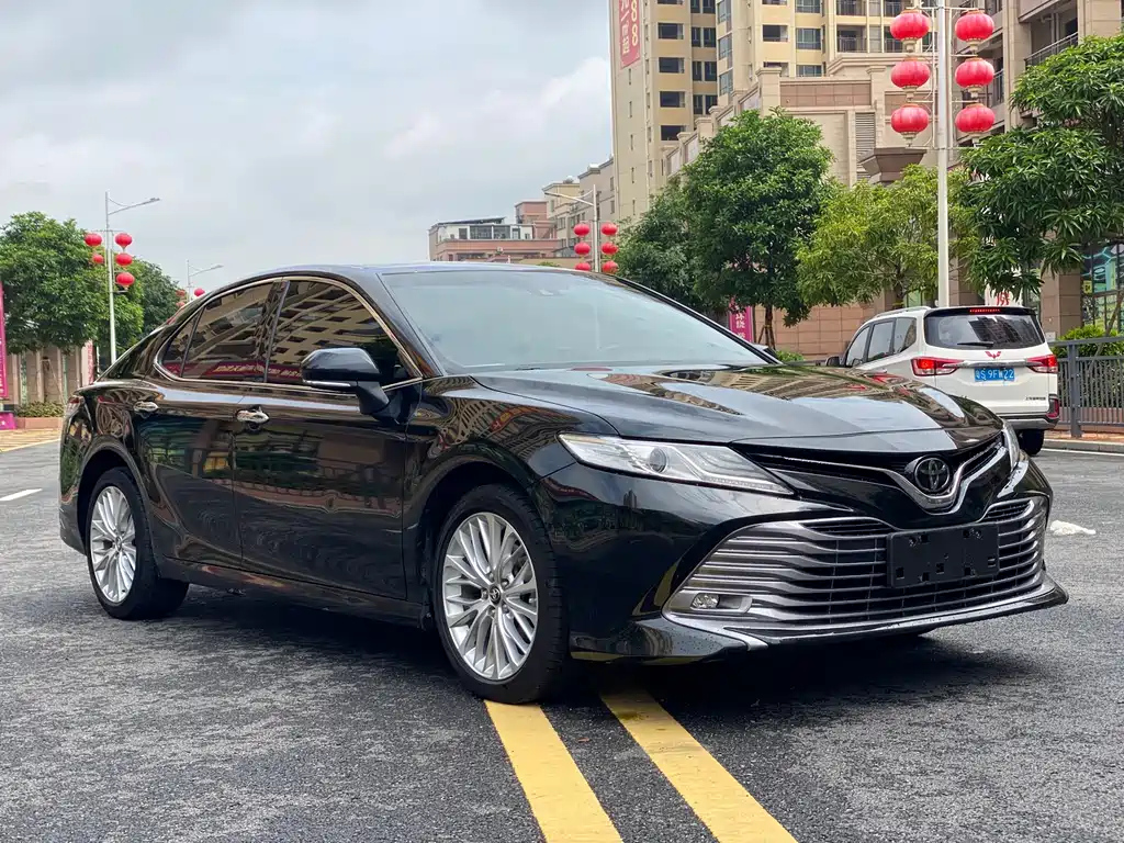 TOYOTA CAMRY 2019