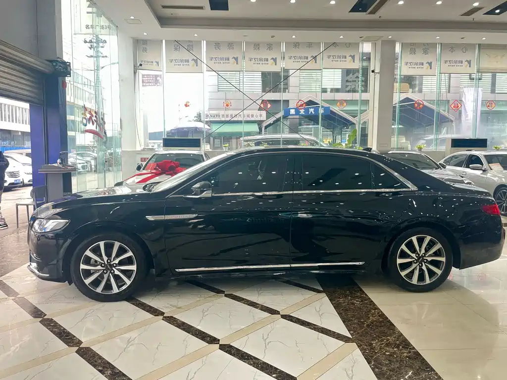 LINCOLN CONTINENTAL 2021