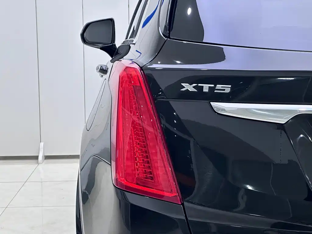 CADILLAC XT5 2019