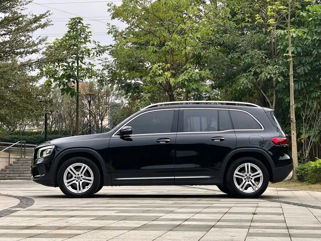 MERCEDES BENZ GLB 2021