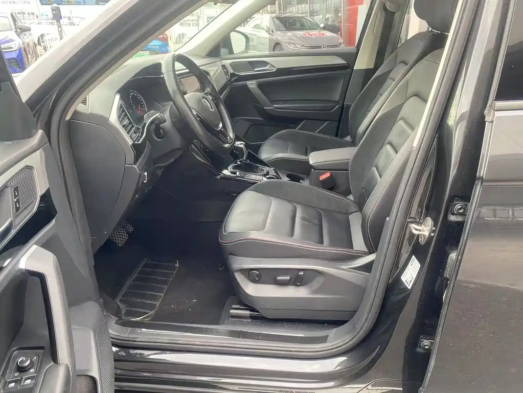 VOLKSWAGEN TAYRON 2019
