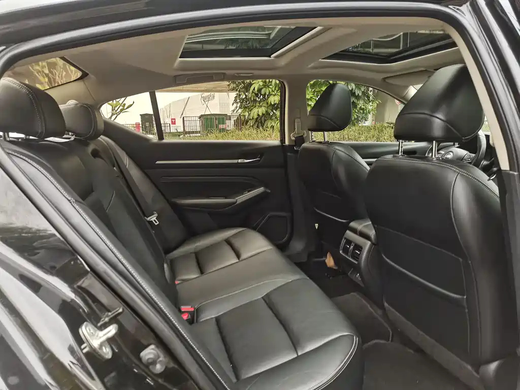 NISSAN TEANA 2019
