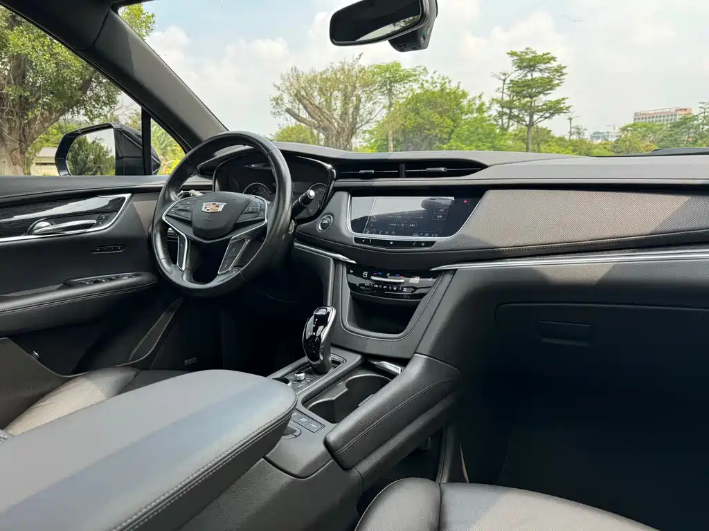 CADILLAC XT5 2021