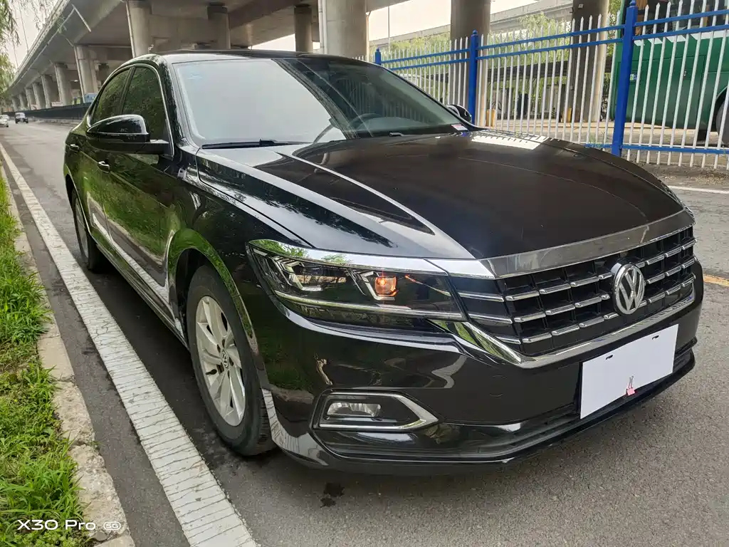 VOLKSWAGEN PASSAT 2020