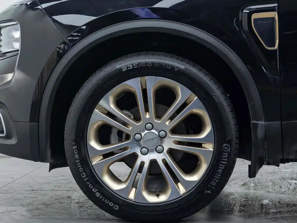 LYNK&CO 01 2019
