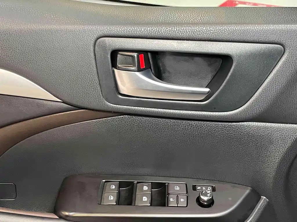 TOYOTA HIGHLANDER 2019