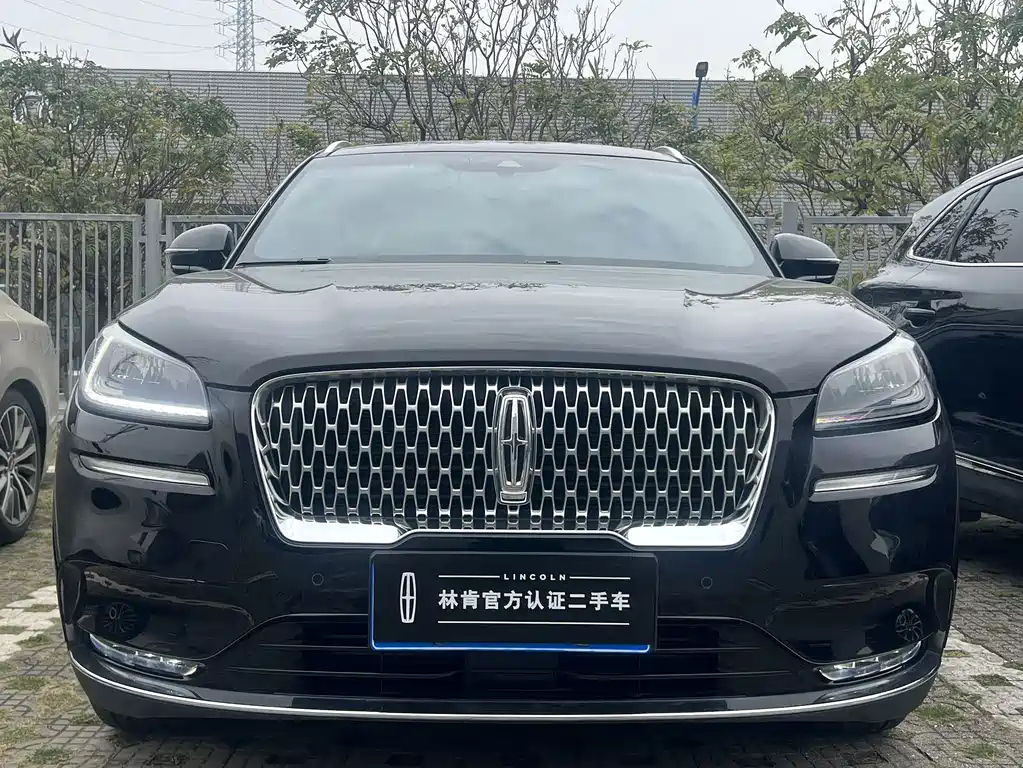 LINCOLN ADVENTURER 2022
