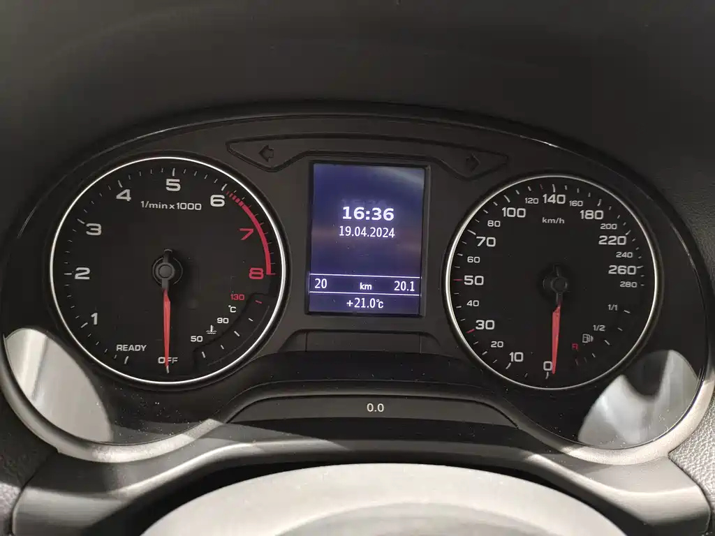 AUDI Q2L 2024
