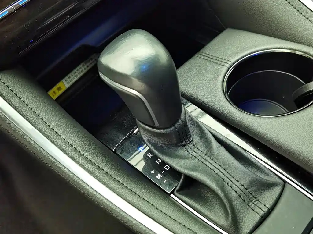 TOYOTA AVALON 2022