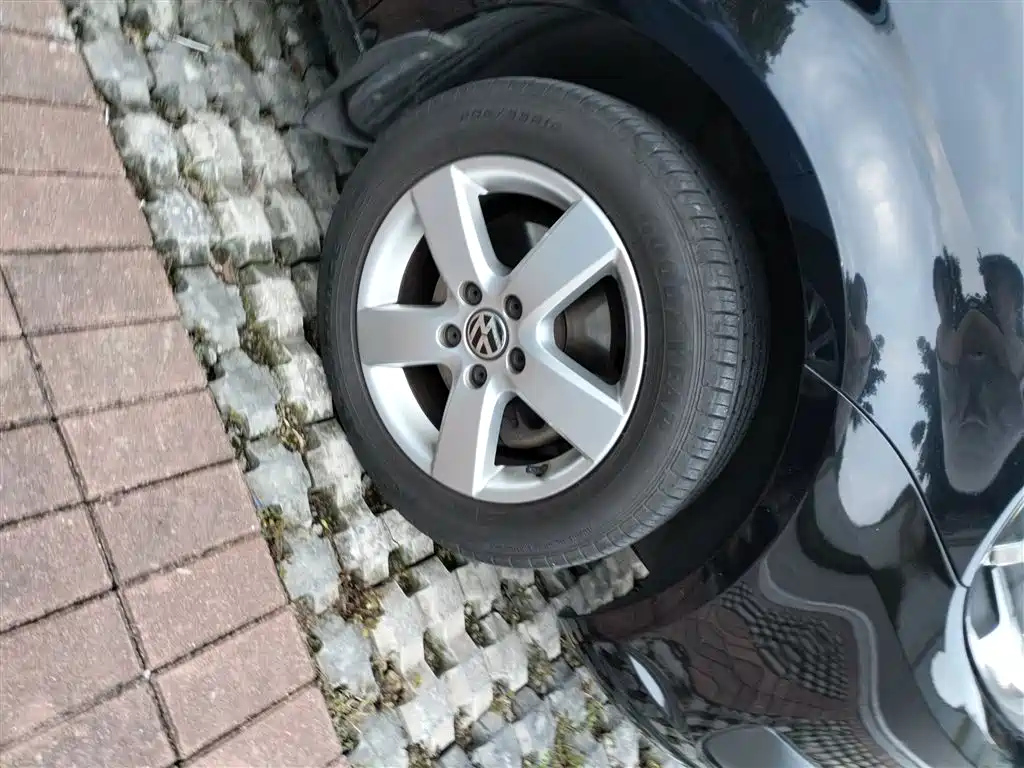 VOLKSWAGEN TOURAN 2013