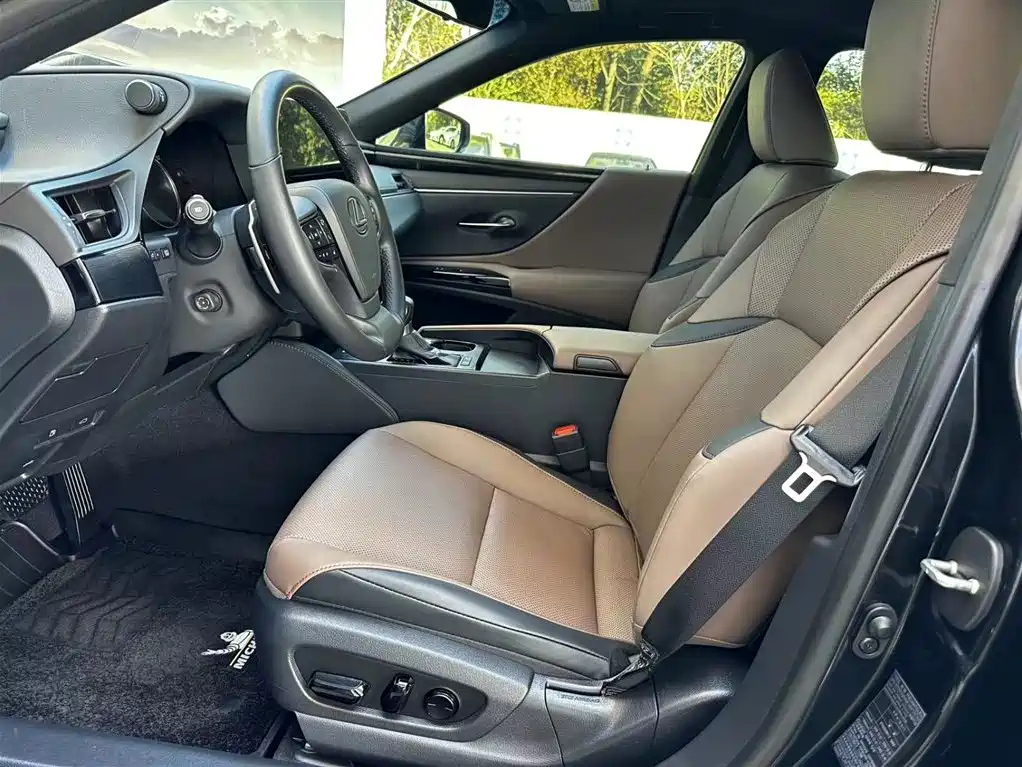 LEXUS ES 2023