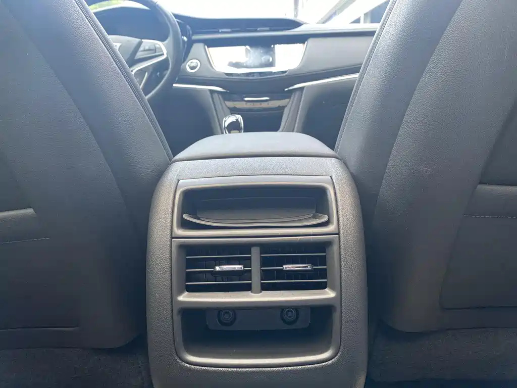 CADILLAC XT5 2022