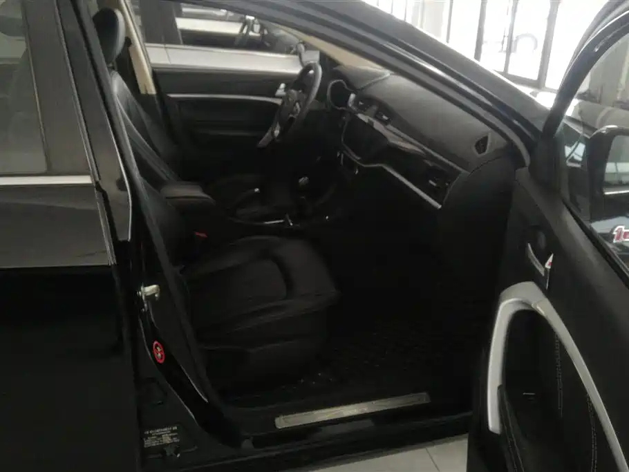 GEELY AUTO EMGRAND 2017