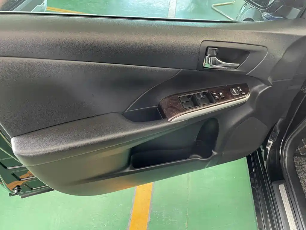 TOYOTA CAMRY 2017