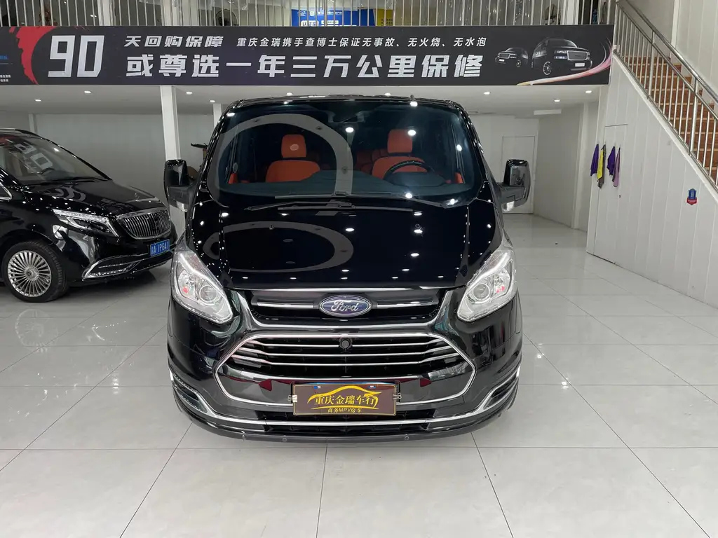 FORD TOUREO 2021