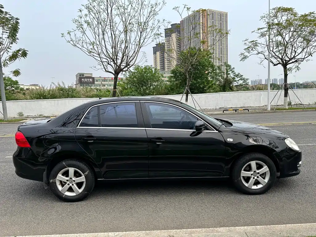 VOLKSWAGEN BORA 2010