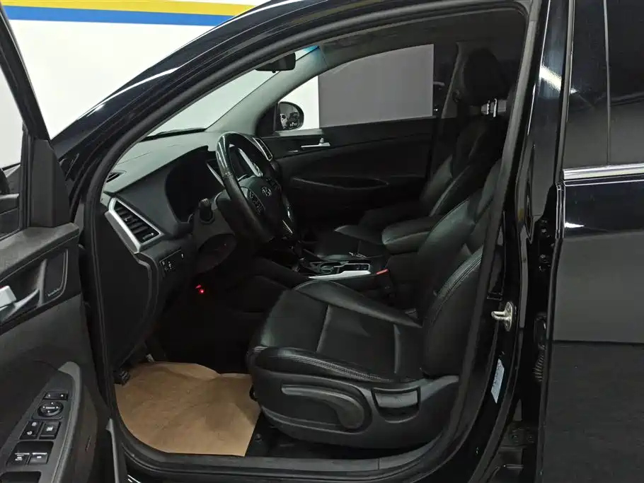 HYUNDAI TUCSON 2016