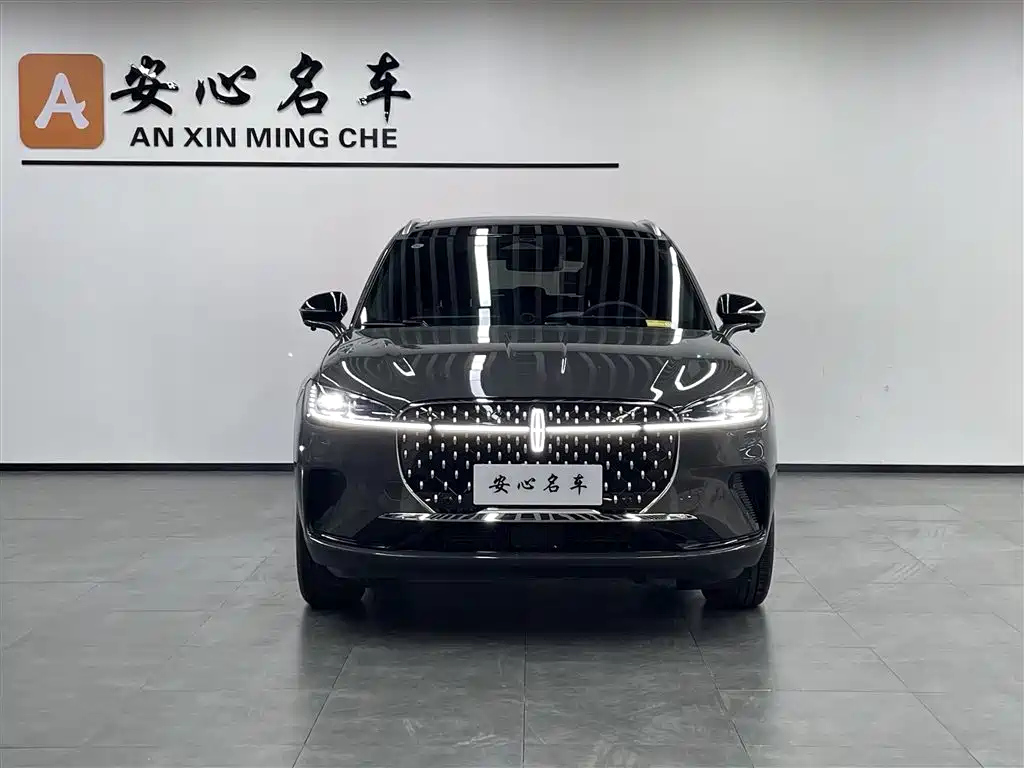 LINCOLN ADVENTURER 2023