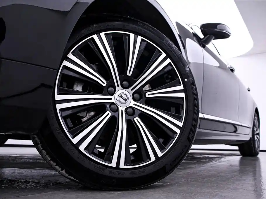 VOLVO S90 2021