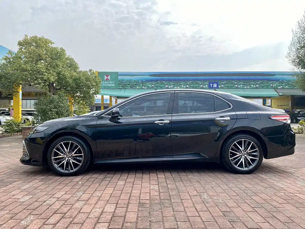 TOYOTA CAMRY 2021