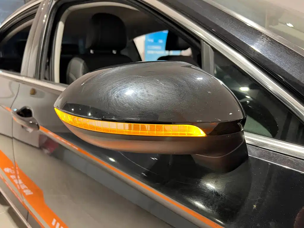 VOLKSWAGEN MAGOTAN 2020