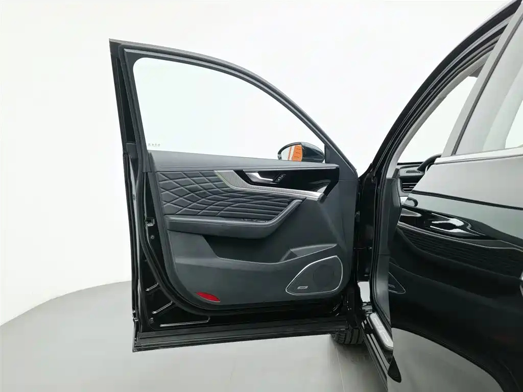 HONGQI HS5 2022