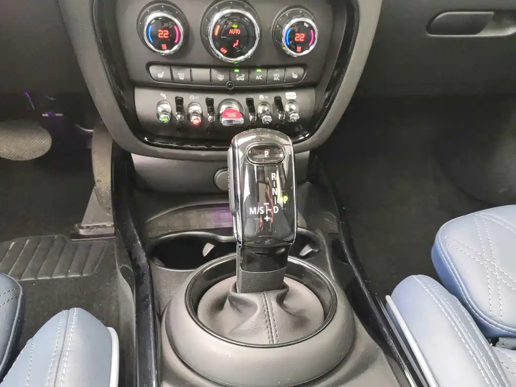 MINI CLUBMAN 2022