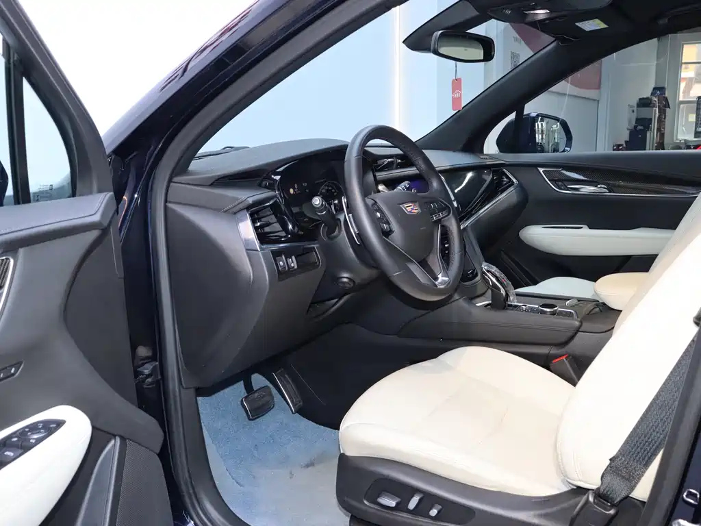 CADILLAC XT6 2021