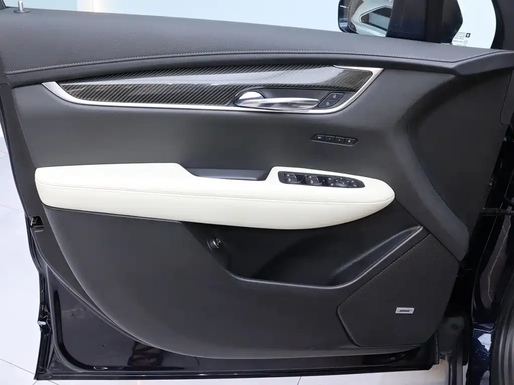 CADILLAC XT6 2021