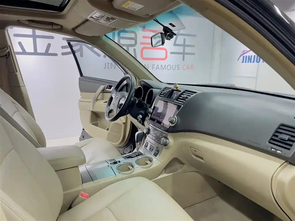 TOYOTA HIGHLANDER 2012