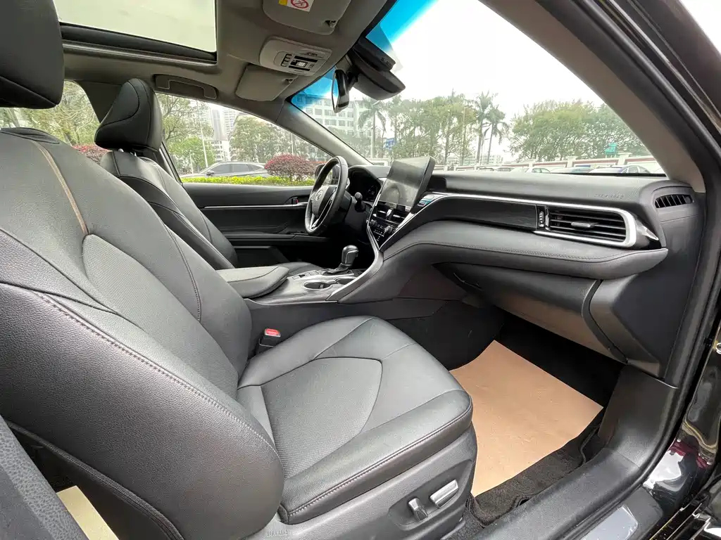 TOYOTA CAMRY 2021