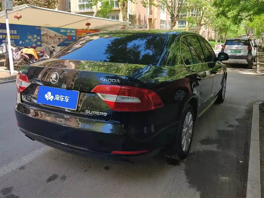 SKODA SUPERB 2014